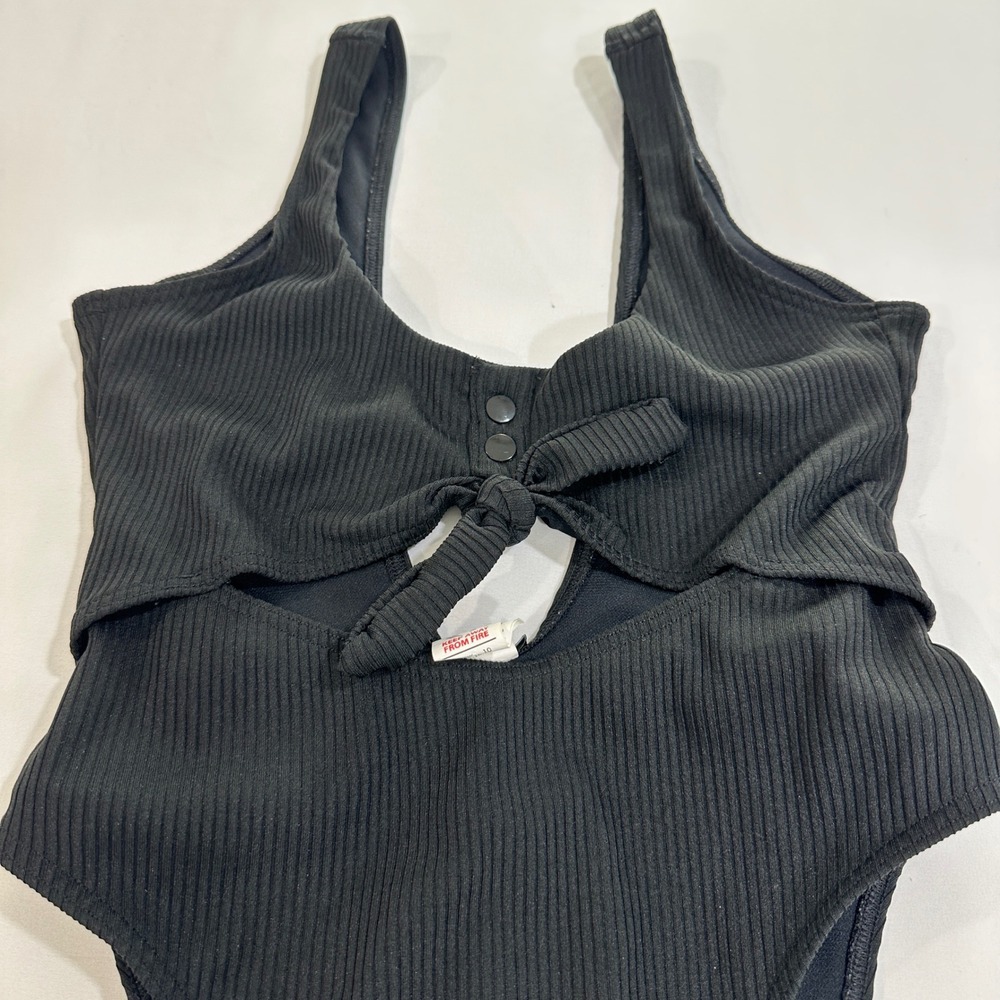 Nasty‎ Gal Ribbed Cutout One Piece Swimsuit Women Size 6 Black Tie Front Minimal